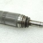 Oriģinālās BMW X3 E83 ATC400 pārnesumkārbas galvenās vārpstas 27107573217 7573217