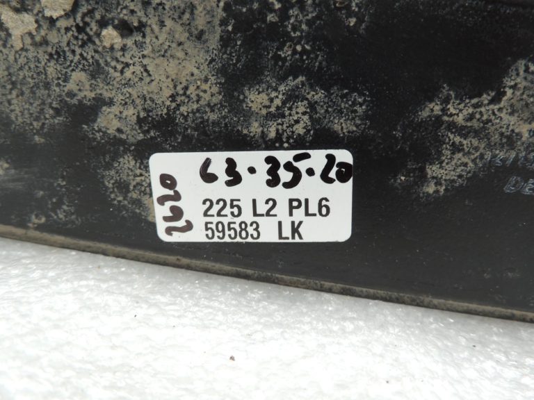 Mitsubishi Pajero V7 V6 3.2 DI-D 4M41 starpdzesētājs MR404751 starpdzesētājs