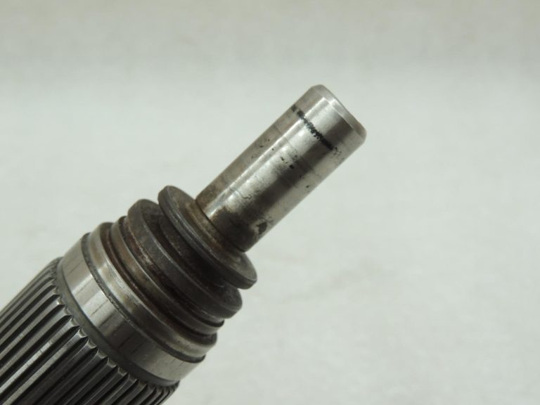 Oriģinālās BMW X3 E83 ATC400 pārnesumkārbas galvenās vārpstas 27107573217 7573217