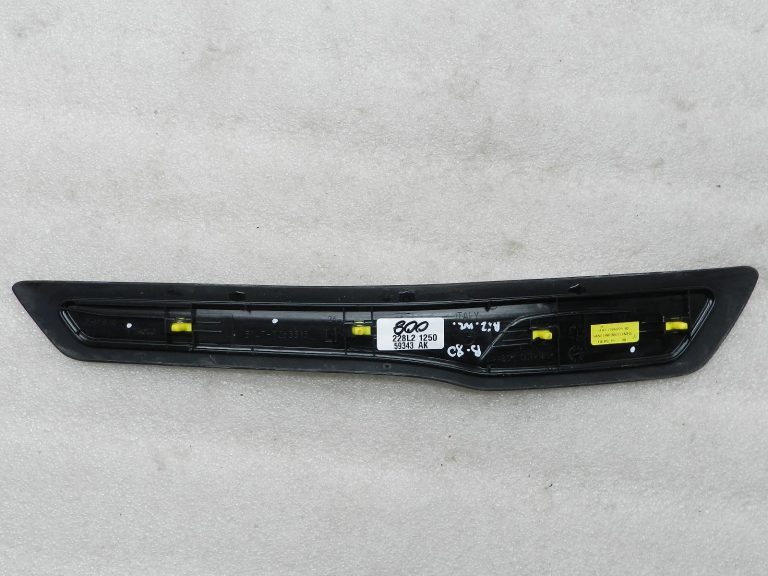BMW F31 Oriģinālais durvju slieksnis aizmugurējais kreisais 51477263313