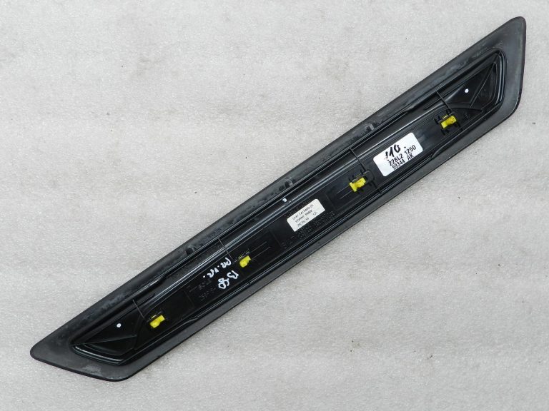 BMW F31 Oriģinālais durvju slieksnis priekšējais kreisais 51477263315