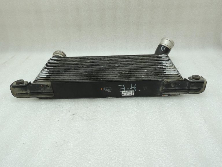 Mitsubishi Pajero V7 V6 3.2 DI-D 4M41 starpdzesētājs MR404751 starpdzesētājs