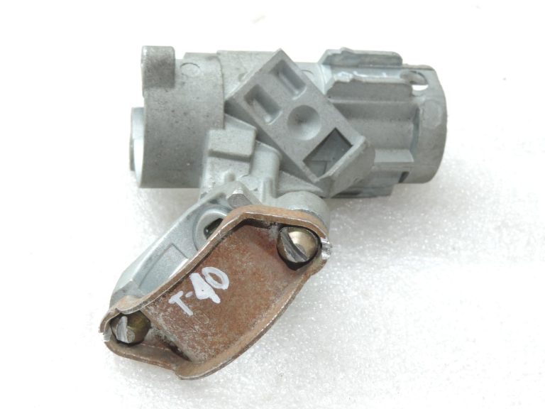 Oriģināls 2001-2005 Toyota Yaris P1 aizdedzes slēdzenes korpuss