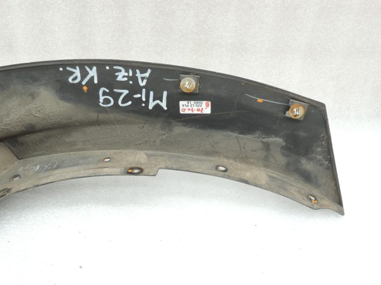 Mitsubishi Pajero V74W V75W V78W Aizmugurējā bampera apšuvums kreisais MR478781