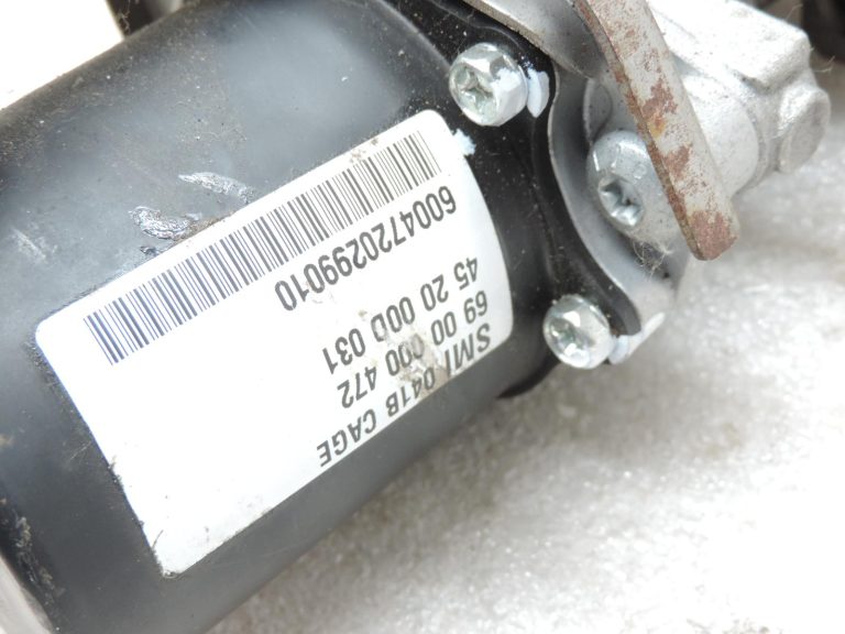 Oriģinālais 2003-2005 Toyota Yaris P1 stūres statnis ar elektrisko stūres pastiprinātāju