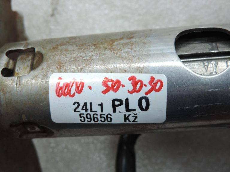 Oriģinālais 2003-2005 Toyota Yaris P1 stūres statnis ar elektrisko stūres pastiprinātāju