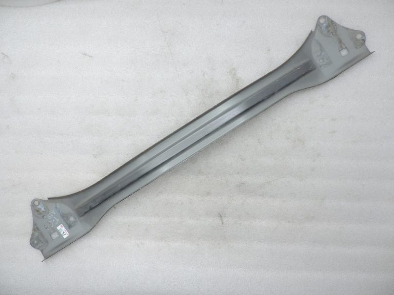 2011-2020 Toyota Yaris P13 aizmugurējā bampera balsta pastiprinājums pelēks (1G3)