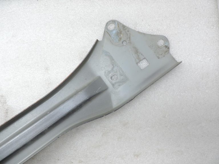 2011-2020 Toyota Yaris P13 aizmugurējā bampera balsta pastiprinājums pelēks (1G3)