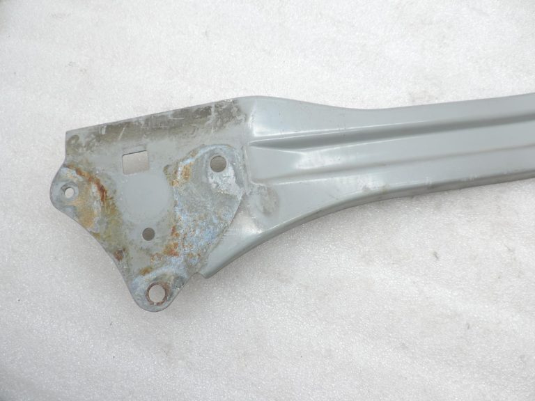 2011-2020 Toyota Yaris P13 aizmugurējā bampera balsta pastiprinājums pelēks (1G3)