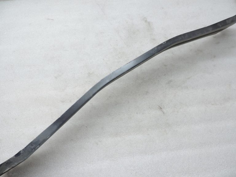 2011-2020 Toyota Yaris P13 aizmugurējā bampera balsta pastiprinājums pelēks (1G3)