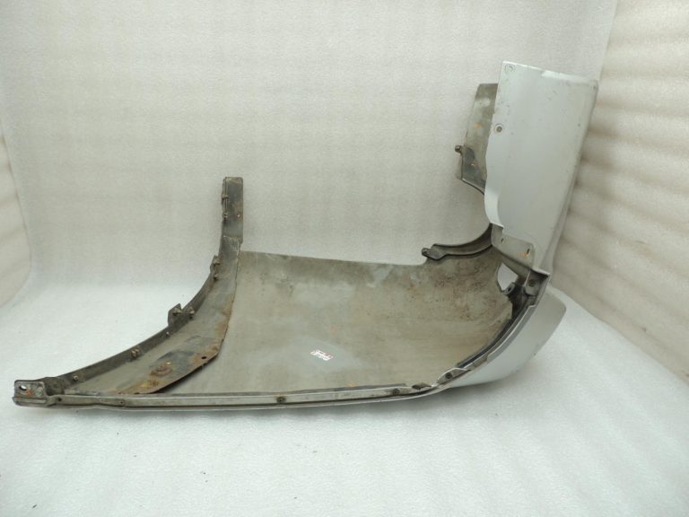 Mitsubishi Pajero V74W V75W V78W Aizmugurējā bampera kreisais stūris MR548025