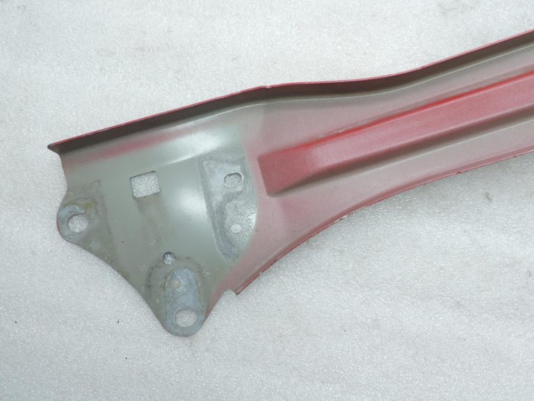 2011-2020 Toyota Yaris P13 aizmugurējā bampera balsta pastiprinājums, sarkans (3P0)