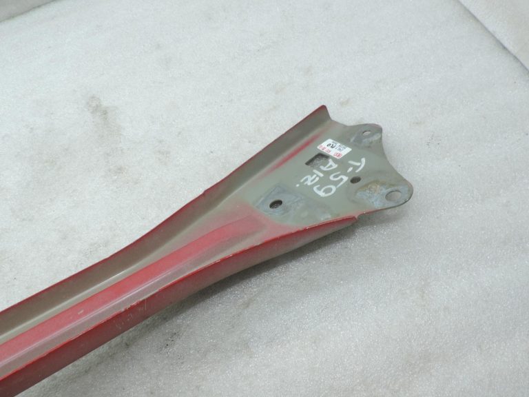 2011-2020 Toyota Yaris P13 aizmugurējā bampera balsta pastiprinājums, sarkans (3P0)