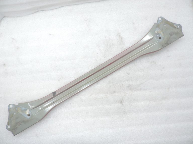 2011-2020 Toyota Yaris P13 aizmugurējā bampera balsta pastiprinājums, sarkans (3P0)