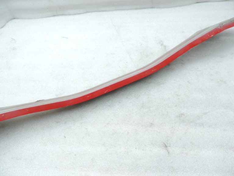 2011-2020 Toyota Yaris P13 aizmugurējā bampera balsta pastiprinājums, sarkans (3P0)