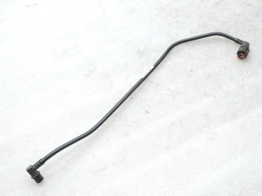 Original 2004-2009 Toyota Corolla Verso AR10 fuel tank fuel line