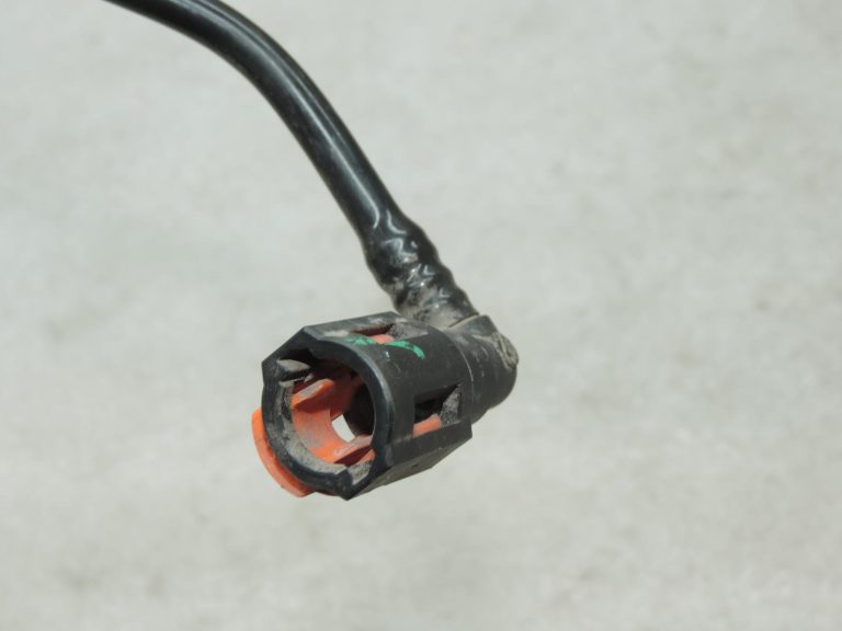 Oriģinālā 2004-2009 Toyota Corolla Verso AR10 degvielas tvertnes degvielas padeves caurule