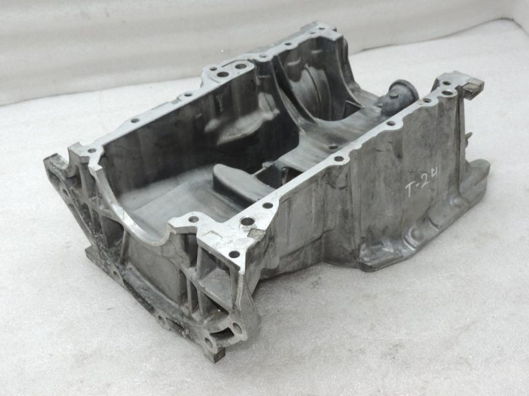 Oriģinālā 2001-2005 Toyota Yaris P1 1.4 D4D (1NDTV) eļļas tvertnes augšējā daļa