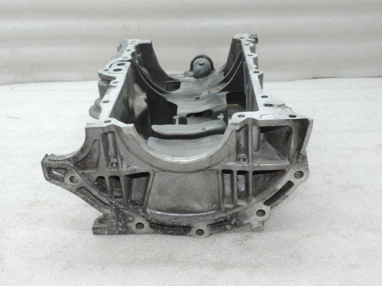 Oriģinālā 2001-2005 Toyota Yaris P1 1.4 D4D (1NDTV) eļļas tvertnes augšējā daļa