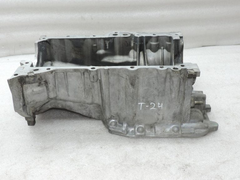 Oriģinālā 2001-2005 Toyota Yaris P1 1.4 D4D (1NDTV) eļļas tvertnes augšējā daļa