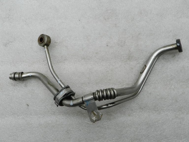 Nissan oriģinālā eļļas šļūtene turbokompresoram 2.0DCI 1519700QAB