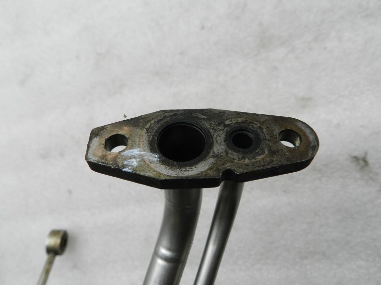 Nissan oriģinālā eļļas šļūtene turbokompresoram 2.0DCI 1519700QAB