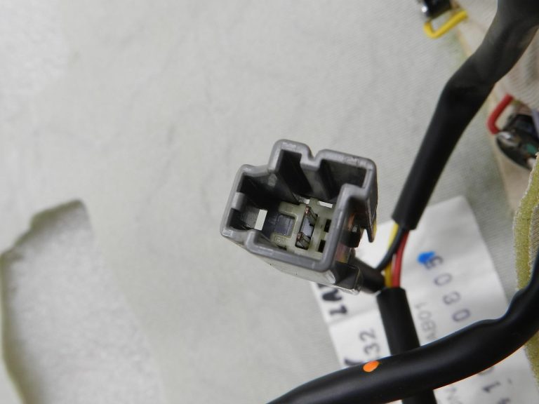Nissan Qashqai oriģinālais sēdekļa spilvena apsildes sildelements labajā pusē