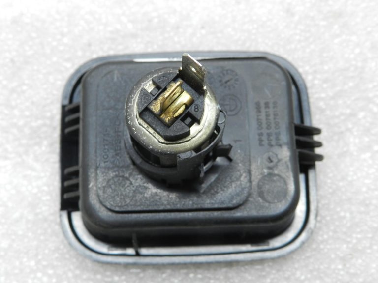 BMW oriģinālā 12 V kontaktligzda bagāžnieka 61346843098