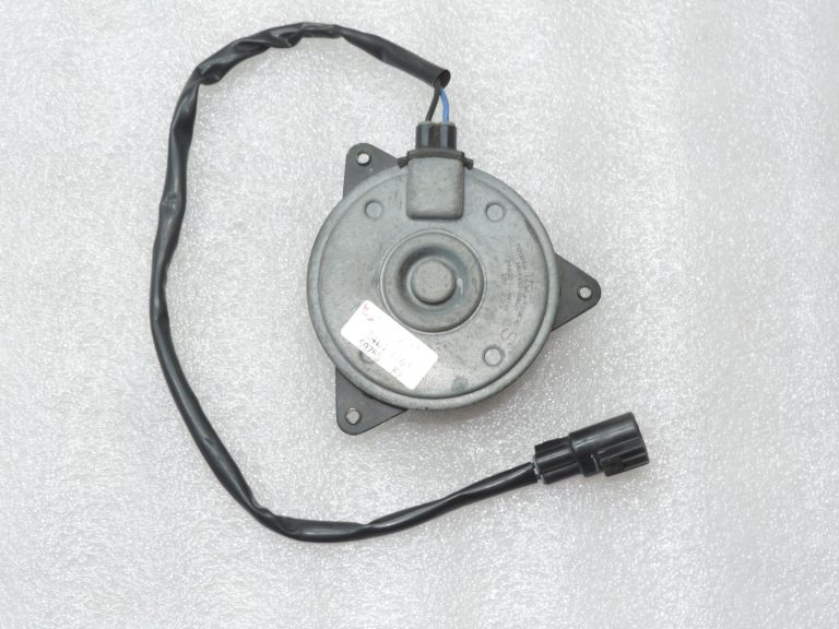 Oriģināls Toyota Auris/Corolla E15 2.0/2.2 D4D ventilatora motors Nr.2