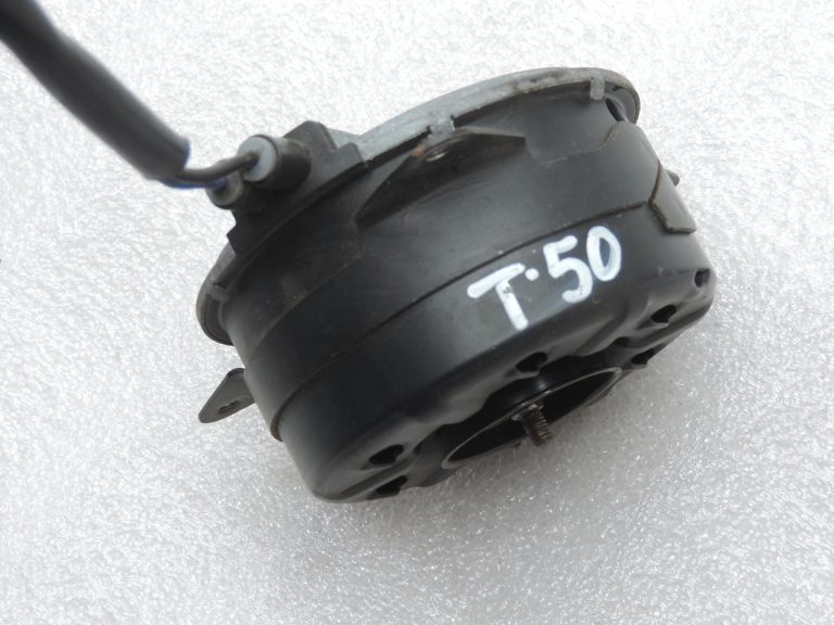 Oriģināls Toyota Auris/Corolla E15 2.0/2.2 D4D ventilatora motors Nr.2
