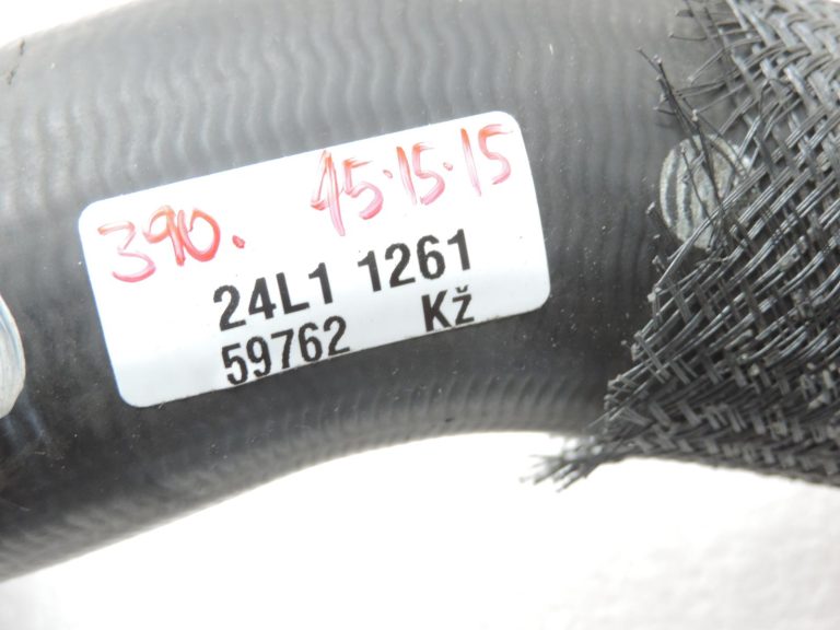 Oriģinālā Toyota Auris/Corolla E15 2.0/2.2 D4D radiatora šļūtene apakšējā