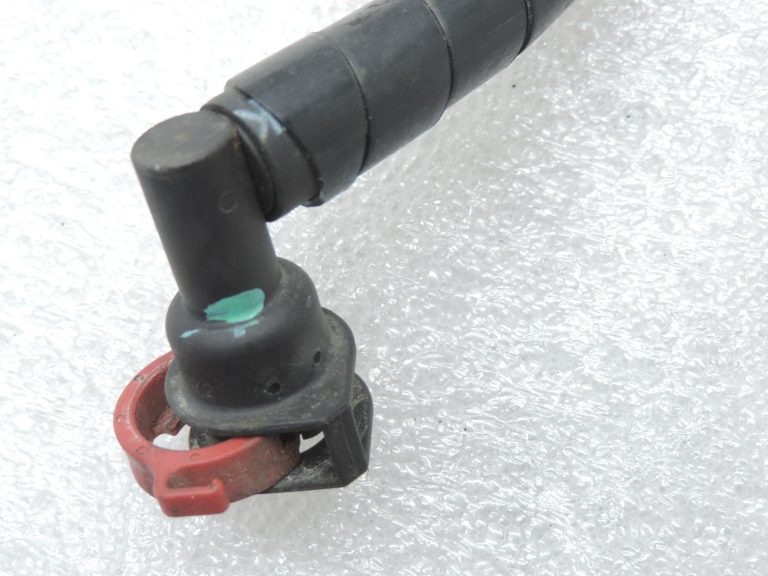 Oriģinālā Toyota Auris/Corolla E15 2.0/2.2 D4D degvielas padeves caurule 2390126030, 23901-26030