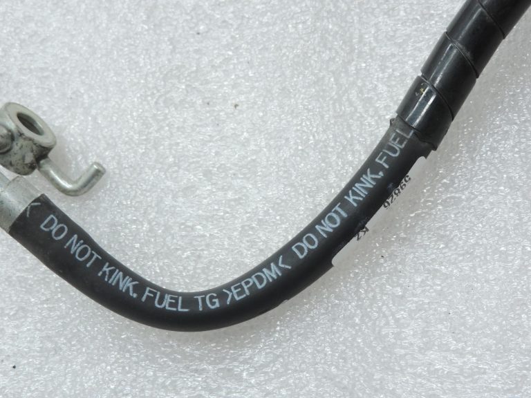 Oriģinālā Toyota Auris/Corolla E15 2.0/2.2 D4D degvielas padeves caurule 2390126030, 23901-26030