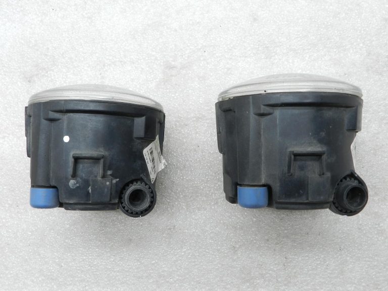 Nissan oriģinālais priekšējo miglas lukturu komplekts 261508990B