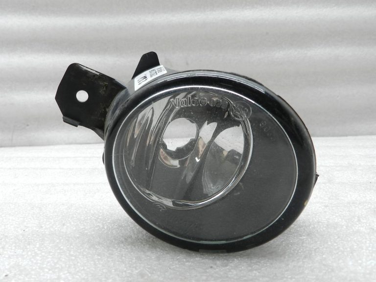 Nissan oriģinālais miglas lukturis Miglas lukturis pa labi 261508994A
