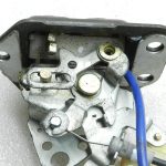 Nissan X-Trail T30 oriģinālā aizmugurējo durvju slēdzene 905508H300