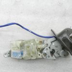 Nissan X-Trail T30 oriģinālā aizmugurējo durvju slēdzene 905508H300