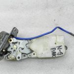 Nissan X-Trail T30 oriģinālā aizmugurējo durvju slēdzene 905508H300
