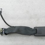 Nissan Qashqai oriģinālā aizmugurējā centrālā drošības jostas sprādze 88822EY10A