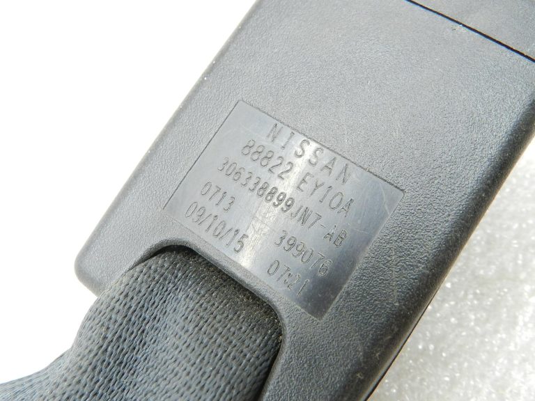 Nissan Qashqai oriģinālā aizmugurējā centrālā drošības jostas sprādze 88822EY10A