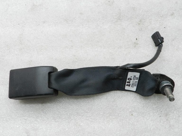 Nissan Qashqai oriģinālā aizmugurējā centrālā drošības jostas sprādze 88822EY10A