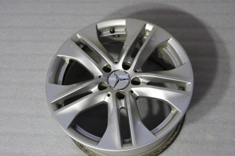 Mercedes-Benz W212 E klases 1 oriģinālais alumīnija ritenis 8Jx17 ET48 A2124010902