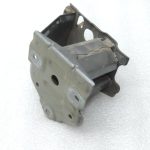 Oriģināls Toyota Auris E15 aizmugurējā bampera stiprinājuma kronšteins kreisais