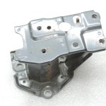 Oriģināls Toyota Auris E15 aizmugurējā bampera stiprinājuma kronšteins kreisais