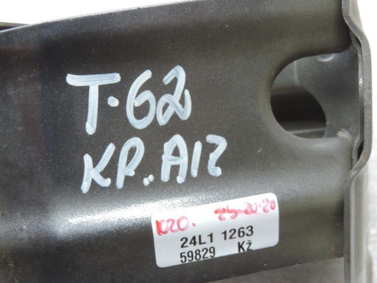 Oriģināls Toyota Auris E15 aizmugurējā bampera stiprinājuma kronšteins kreisais