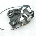 Oriģinālā Toyota Auris E15 durvju slēdzene priekšējā kreisā 6904002210, 69040-02210