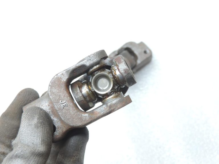 Oriģinālā Toyota Auris E15 stūres statņa universālā locītava 4526002080, 45260-02080