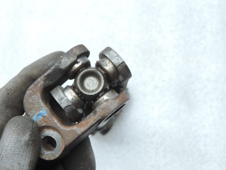 Oriģinālā Toyota Auris E15 stūres statņa universālā locītava 4526002080, 45260-02080