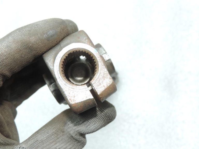 Oriģinālā Toyota Auris E15 stūres statņa universālā locītava 4526002080, 45260-02080
