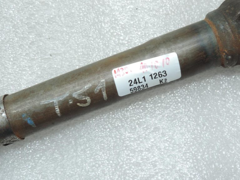 Oriģinālā Toyota Auris E15 stūres statņa universālā locītava 4526002080, 45260-02080
